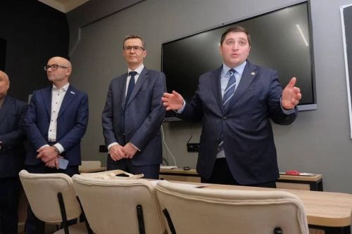 В Казани обсудили дальнейшее сотрудничество между КНИТУ, Менделеевским районом и АО «Аммоний»