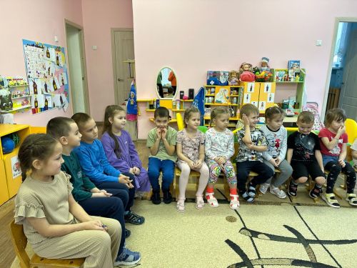 «Первые» Менделеевского района устроили праздник в честь дня Деда Мороза и Снегурочки