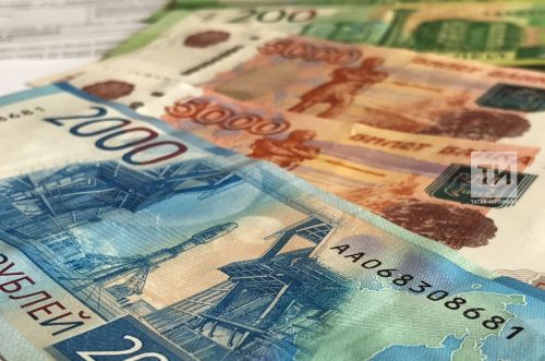 Оплата труда при совмещении больничного листа и выхода на работу