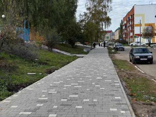 В Менделеевске продолжается строительство велодорожек
