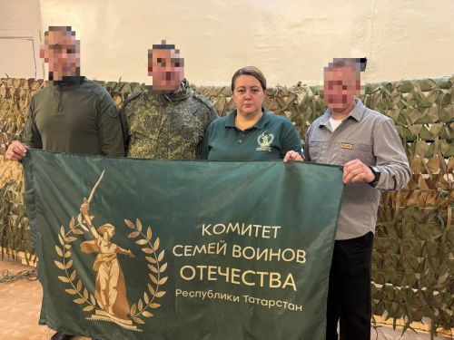 Участники СВО поздравили серебряных волонтёров в честь Дня пожилых людей в Менделеевске