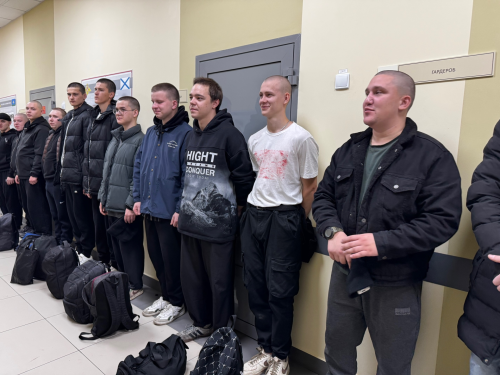 В Менделеевске состоялись проводы призывников в воинские части