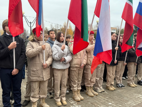 Более 20 тонн гуманитарного груза отправили из Менделеевска бойцам СВО