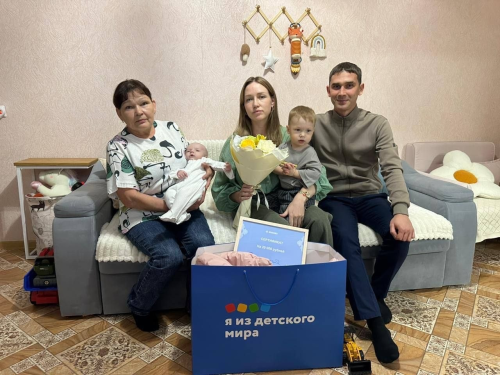 Глава Менделеевского района Роберт Искандаров навестил семью бойца СВО