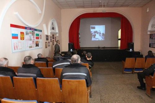 Осужденным колонии №10 рассказали о мерах поддержки после освобождения
