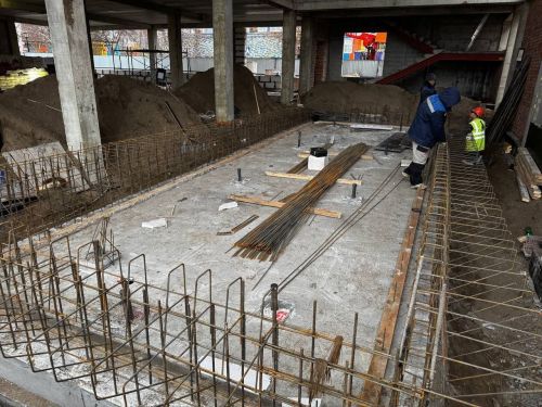 В Менделеевске строительство мелководного бассейна выполнено на 35%
