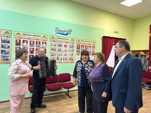 Тойгузинский народный театр «Дөрешкәй» отметил День пожилых людей праздником «День добра и уважения»
