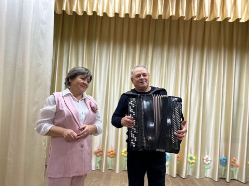 Тойгузинский народный театр «Дөрешкәй» отметил День пожилых людей праздником «День добра и уважения»