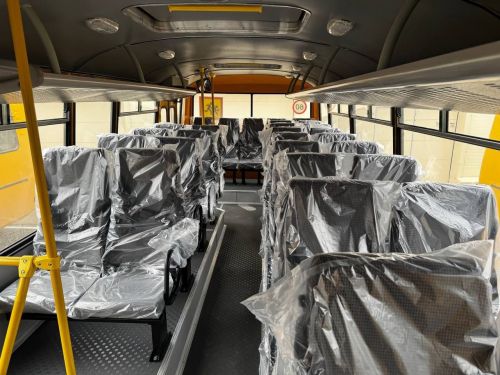 Управлению образования Менделеевска передали три новых школьных автобуса