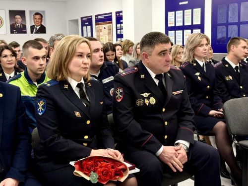 Сотрудников МВД Менделеевска поздравили с профессиональным праздником