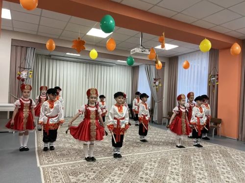 В Менделеевске воспитанники детского сада «Золотая рыбка» разучили основы татарского танца