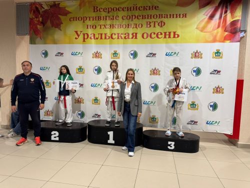 Спортсменки завоевали медали на всероссийских соревнованиях по тхэквондо