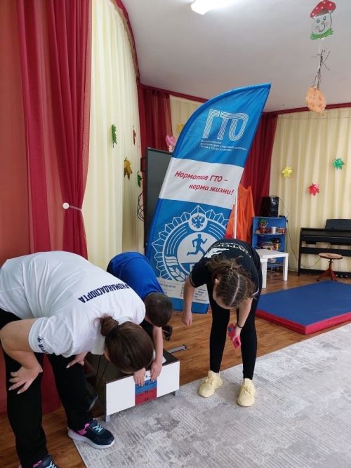 В детском саду №10 «Рябинушка» Менделеевска проведён День ГТО: маленькие спортсмены показали свои достижения