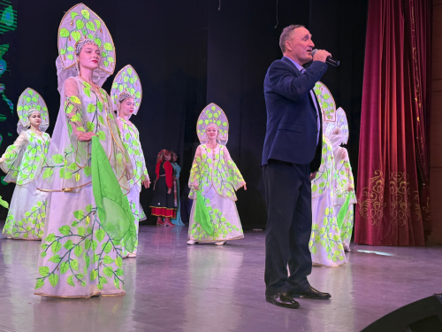 В Менделеевске состоялся праздник души — творческий вечер заслуженного работника культуры Татарстана Виктора Никифорова