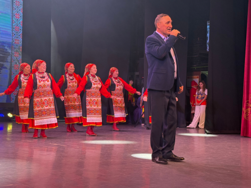 В Менделеевске состоялся праздник души — творческий вечер заслуженного работника культуры Татарстана Виктора Никифорова