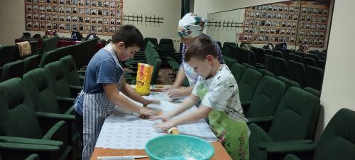 Как проходят субботние вечера в Камаеве: сельчане СВОих не бросают