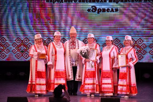 Яркий юбилей ансамбля «Эрвел»: в Менделеевске прошёл концерт марийской песни