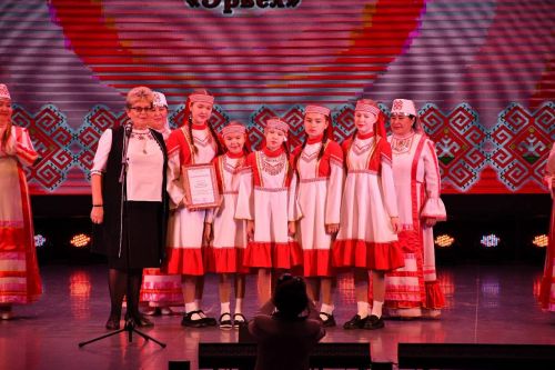 Яркий юбилей ансамбля «Эрвел»: в Менделеевске прошёл концерт марийской песни
