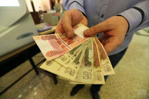 Новогодние сюрпризы: почему часть жителей Татарстана получит зарплату дважды в декабре