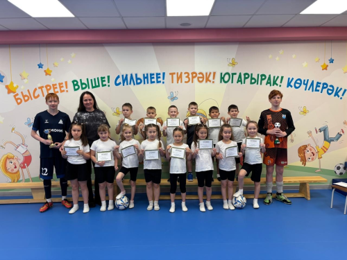 Футболисты «Аммония» Менделеевска вдохновляют дошколят: встреча и мастер-класс в детском саду №12
