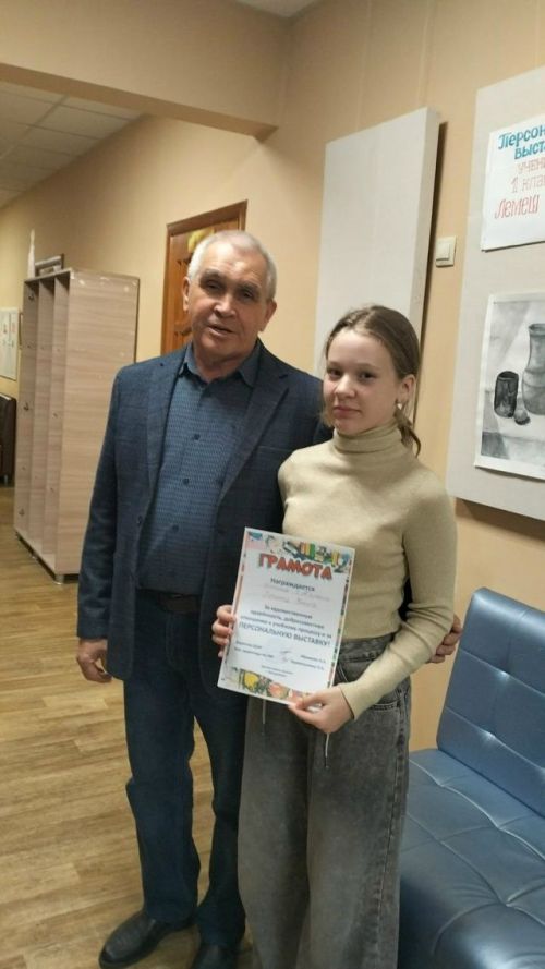 В ДШИ Менделеевска была организована персональная выставка Анны Лемеш