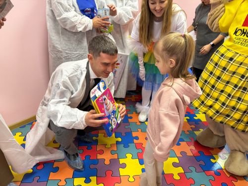 Добро в подарок: в Менделеевске стартовала акция «Коробка храбрости» для маленьких пациентов