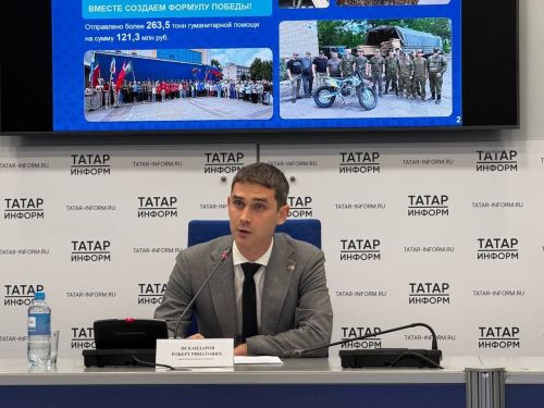 В Казани стартовала пресс-конференция с главой Менделеевского района Робертом Искандаровым
