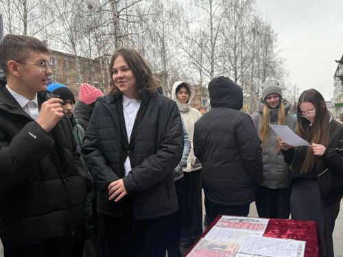 Сотрудники Росгвардии в Менделеевске провели профориентационную встречу со старшеклассниками