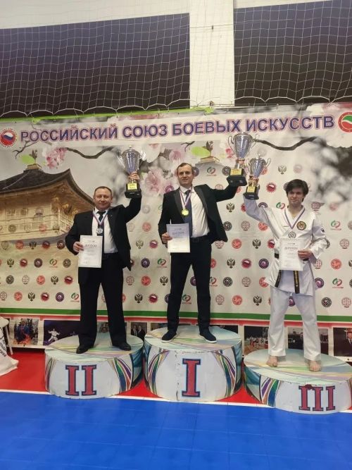 Менделеевские кобудисты взяли серебро на республиканском турнире «На приз Деда Мороза»