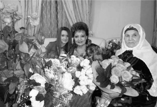 У певицы Хании Фархи умерла мама