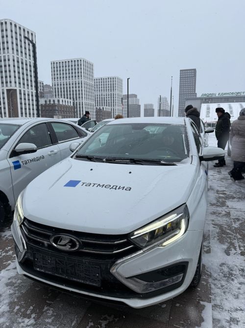 Филиалам АО «Татмедиа» вручили автомобили в преддверии Нового года