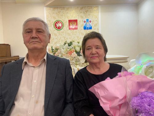 Белый танец Сагадеевых: в Менделеевске чествовали «золотую пару»