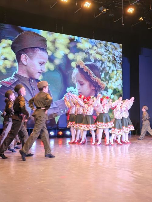 «Новогодний серпантин» от «Шаяна»: в Менделеевске прошёл волшебный концерт с посвящением в танцоры