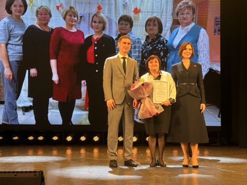Альфия Когогина наградила победителя и финалистов конкурса «Самый классный КЛАССНЫЙ» в Менделеевском районе