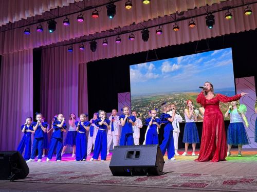 Менделеевские артисты покорили Агрыз патриотическим концертом
