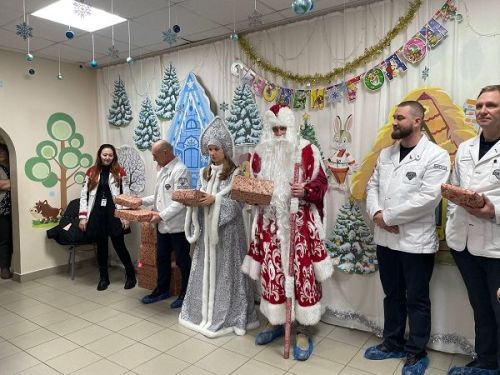Сотрудники автозавода Aurus подарили праздник детям приюта «Камские зори»