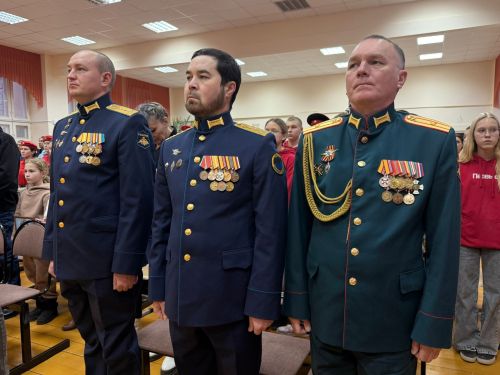Юные патриоты Менделеевска встретились с героями в преддверии праздника