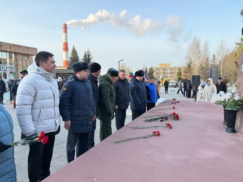 В Менделеевске почтили память Героев Отечества
