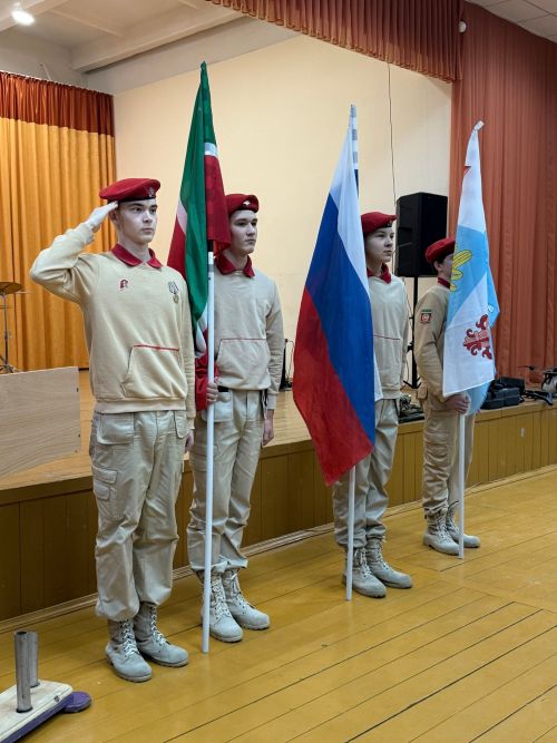 Юные патриоты Менделеевска встретились с героями в преддверии праздника