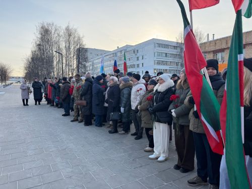 В Менделеевске почтили память Героев Отечества