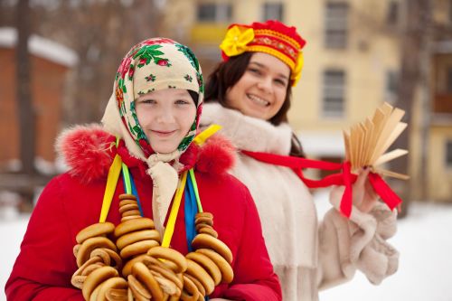 Когда и как отмечают Масленицу в 2025 году