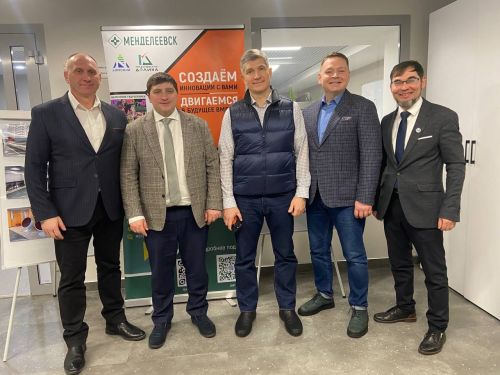 Делегация из Воркуты посетила центр «Менделеевская долина»
