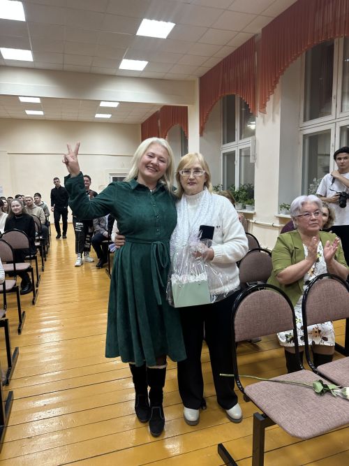 Первая школа это большая дружная семья