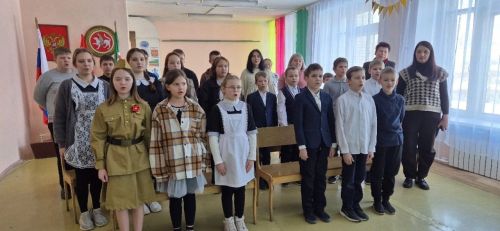 Эдуард Шарафиев провел урок мужества в школе Татарских Челнов