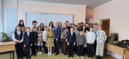 Эдуард Шарафиев провел урок мужества в школе Татарских Челнов