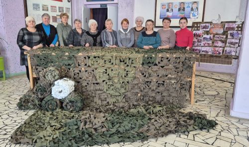 Волонтёры Тихоновского поселения сплели более 230 маскировочных сетей для бойцов СВО