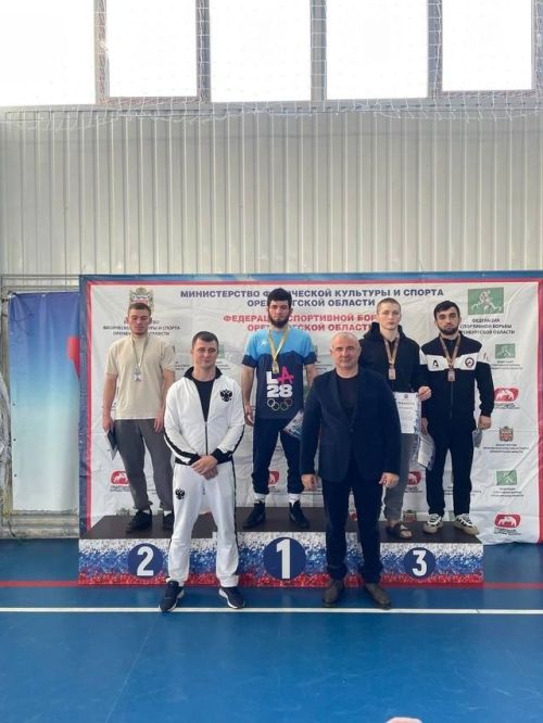 Менделеевец Тимур Зубрин завоевал право участвовать в Чемпионате России по вольной борьбе