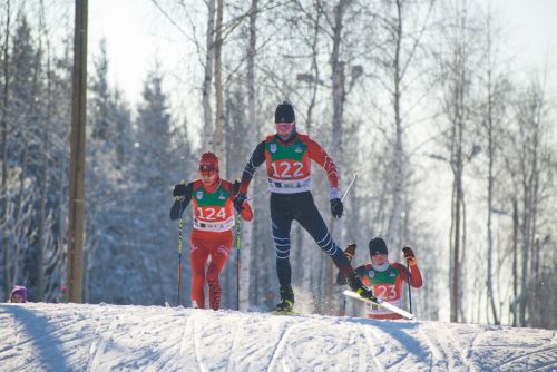 Более 150 спортсменов Татарстана и Удмуртии вышли на лыжный старт в Менделеевске