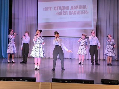 В Менделеевске прошел праздничный концерт «Я помню — значит я живу»
