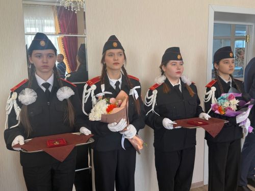 В Менделеевске ветеранам войны и тыла вручили медали к 80-летию Победы